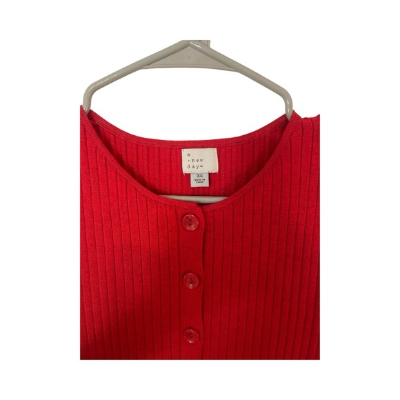 Red Button-Front Tank Top - Picture 2 of 2